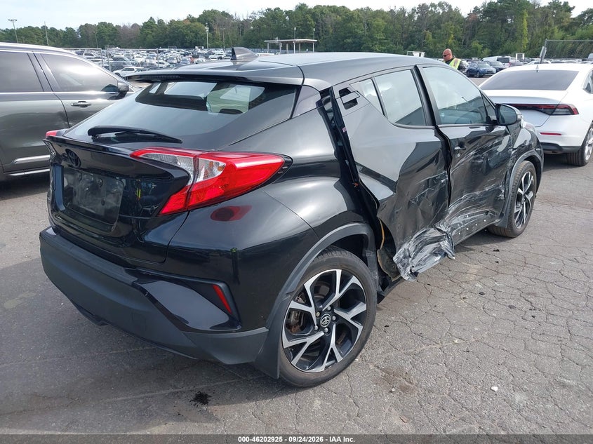 TOYOTA C-HR - zdjęcie 4