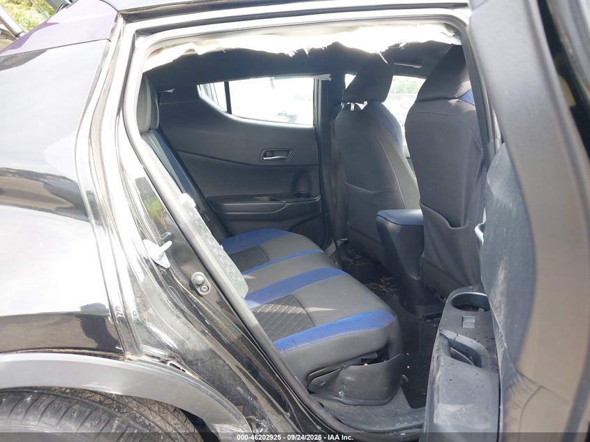 TOYOTA C-HR - zdjęcie 8
