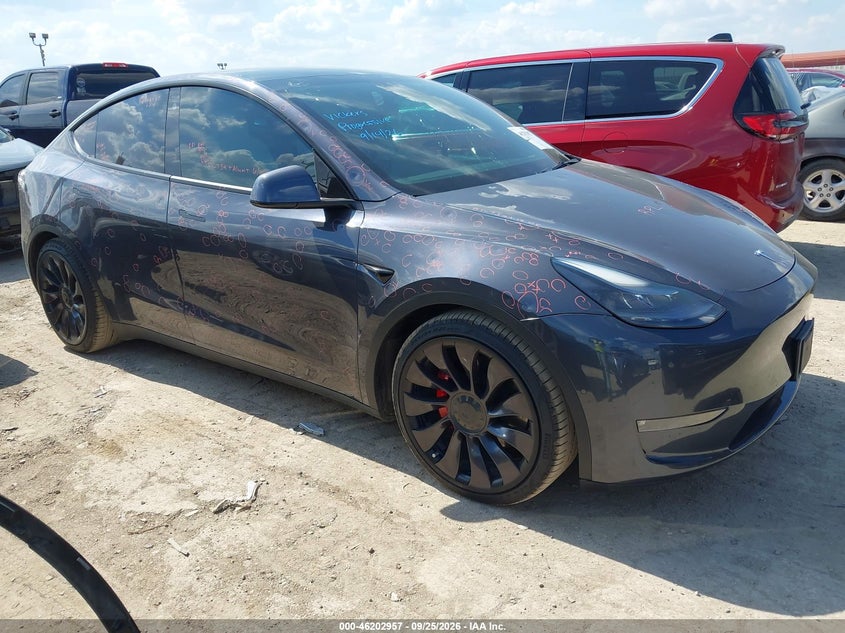 TESLA MODEL Y - zdjęcie 1