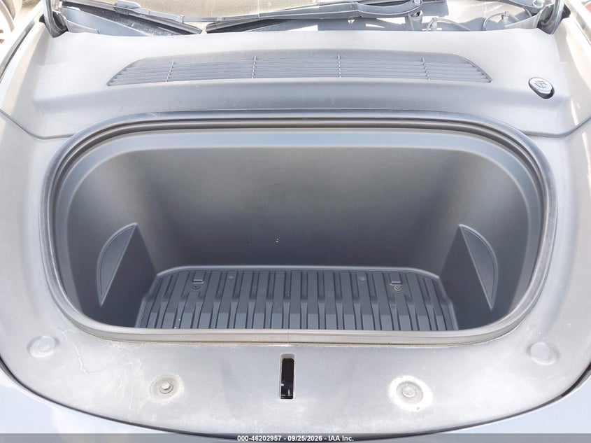 TESLA MODEL Y - zdjęcie 10