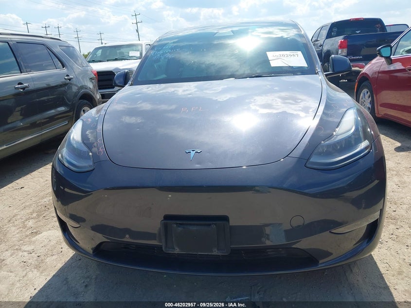 TESLA MODEL Y - zdjęcie 12