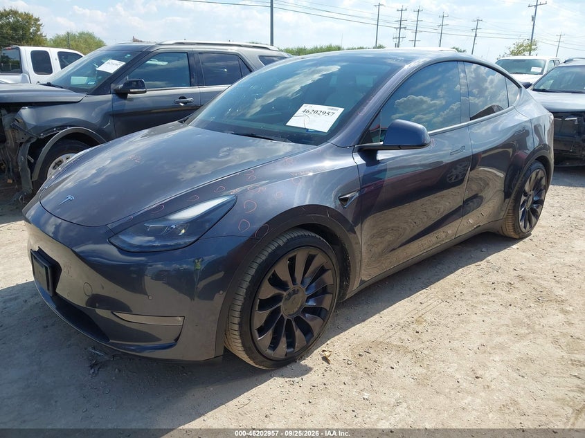 TESLA MODEL Y - zdjęcie 2