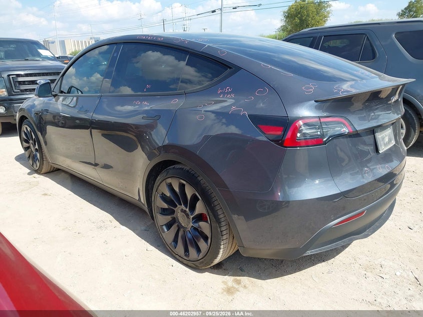 TESLA MODEL Y - zdjęcie 3