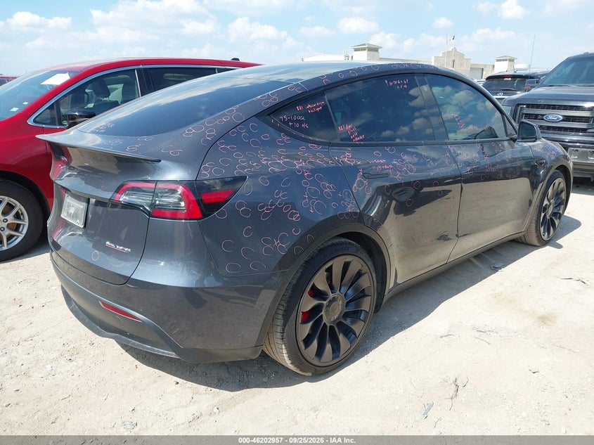 TESLA MODEL Y - zdjęcie 4