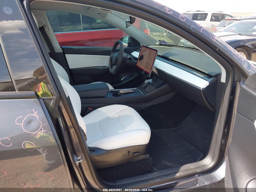 TESLA MODEL Y - zdjęcie 5