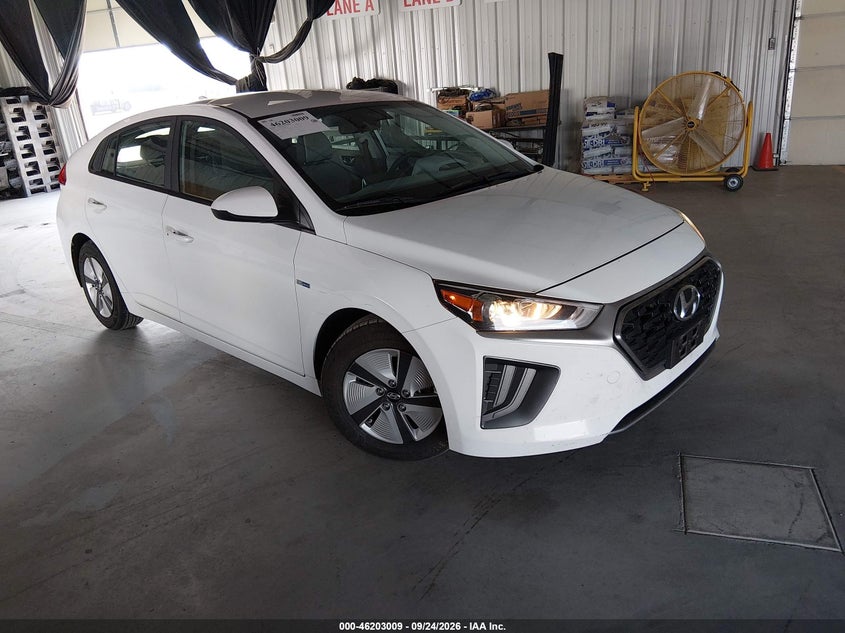 Vin: kmhc65lc9lu220258, lot: 46702921, hyundai ioniq hybrid blue 2020 img_1
