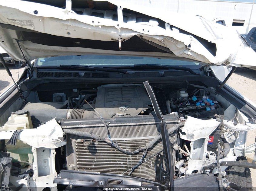TOYOTA TUNDRA - zdjęcie 10