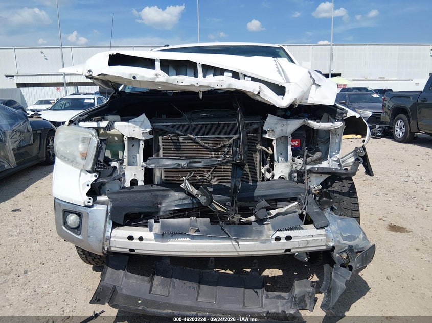 TOYOTA TUNDRA - zdjęcie 13