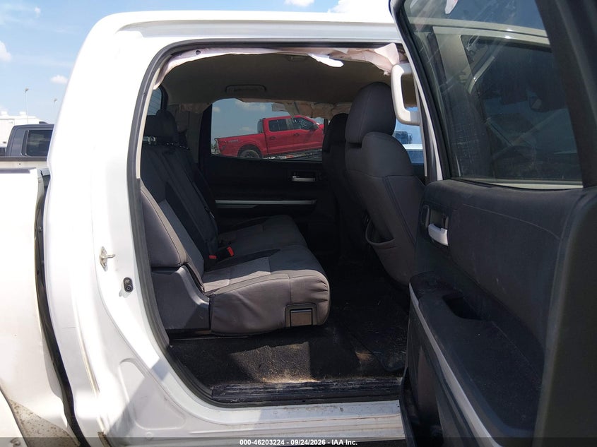 TOYOTA TUNDRA - zdjęcie 8