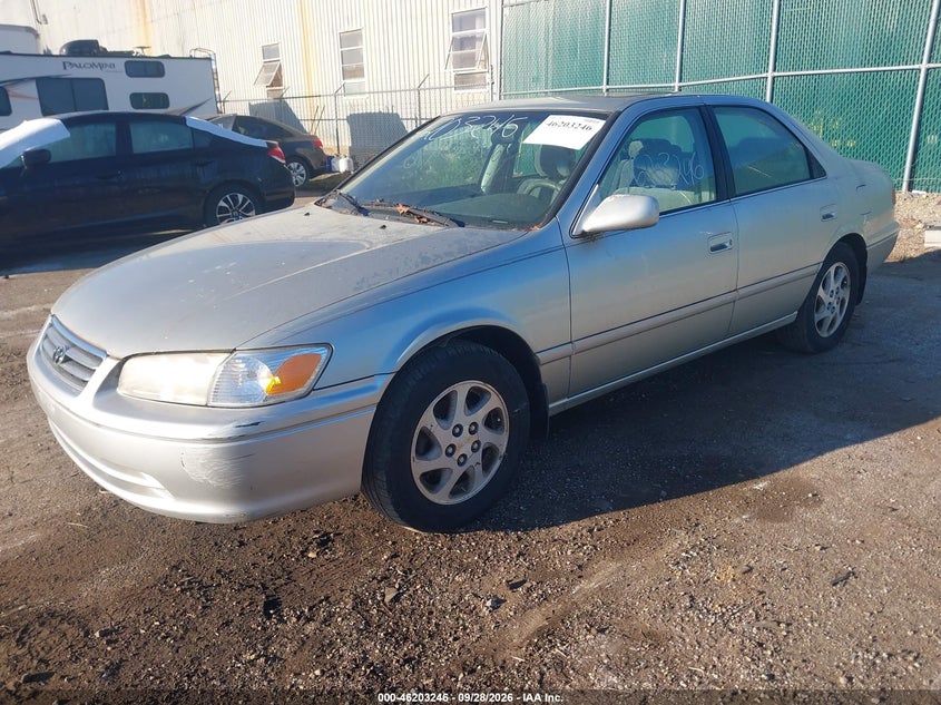 2000 Toyota Camry Le, Normal Wear & Tear, IAAI, VIN JT2BG22KXY0479059 — photo 2