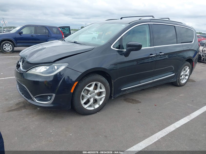 Vin: 2c4rc1eg2hr542843, lot: 46703288, chrysler pacifica touring-l plus 20172