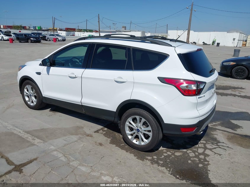 Vin: 1fmcu0gd8hua32477, lot: 46703473, ford escape se 20173