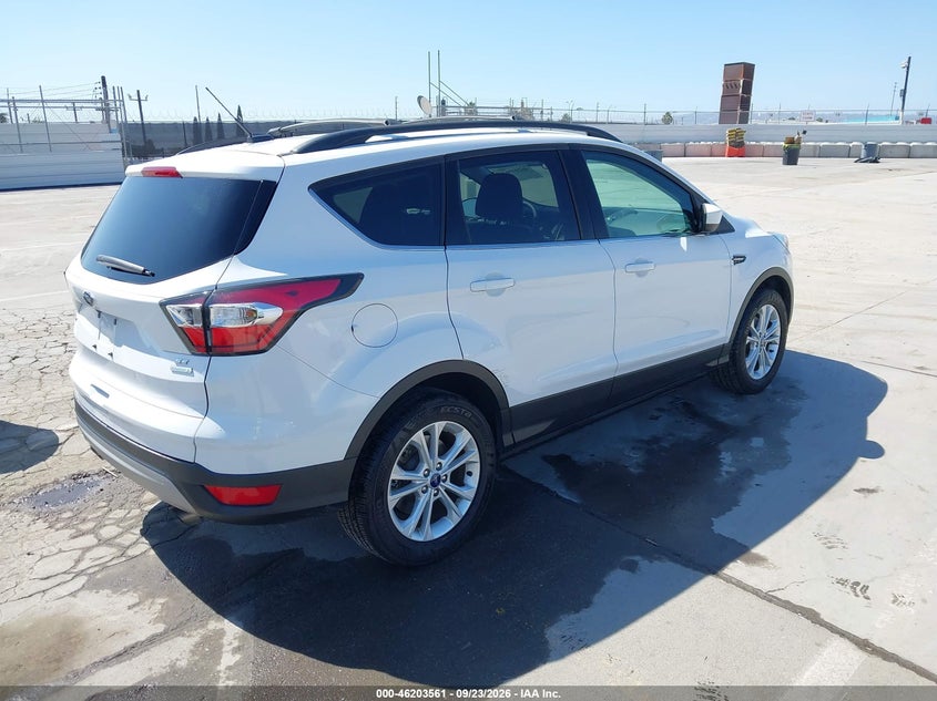 Vin: 1fmcu0gd8hua32477, lot: 46703473, ford escape se 20174