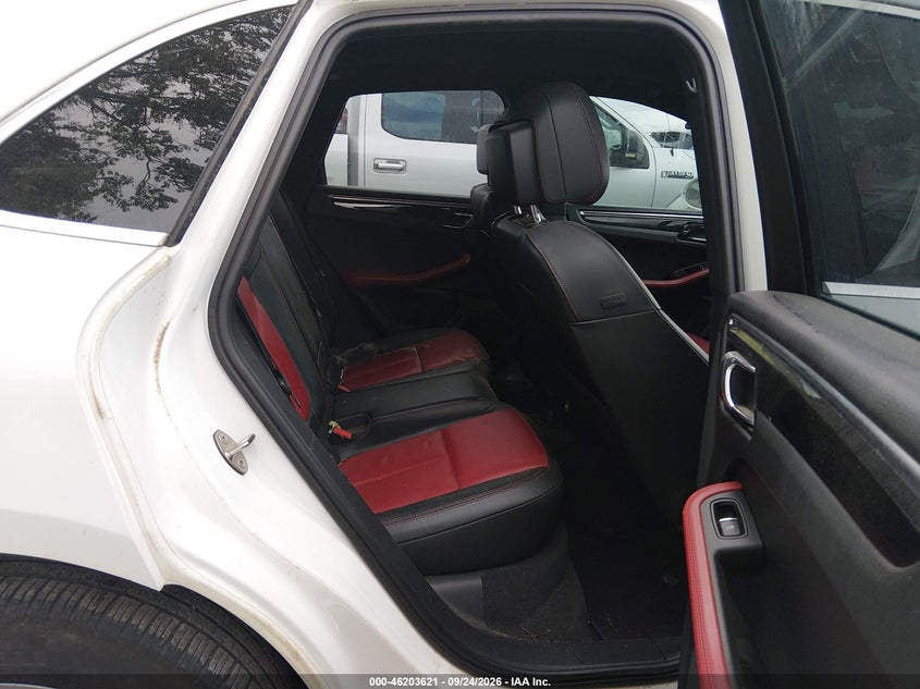 2015 PORSCHE MACAN auction photo 8