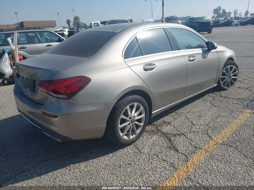 Vin: wdd3g4eb4kw027024, lot: 46703539, mercedes-benz a 220 20194