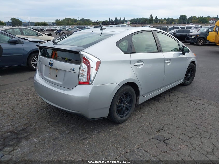 Vin: jtdkn3du1f0424370, lot: 46703568, toyota prius three 20154