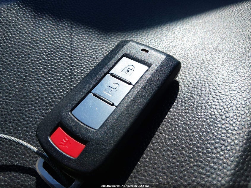 2014 MITSUBISHI MIRAGE ES · Фото 11