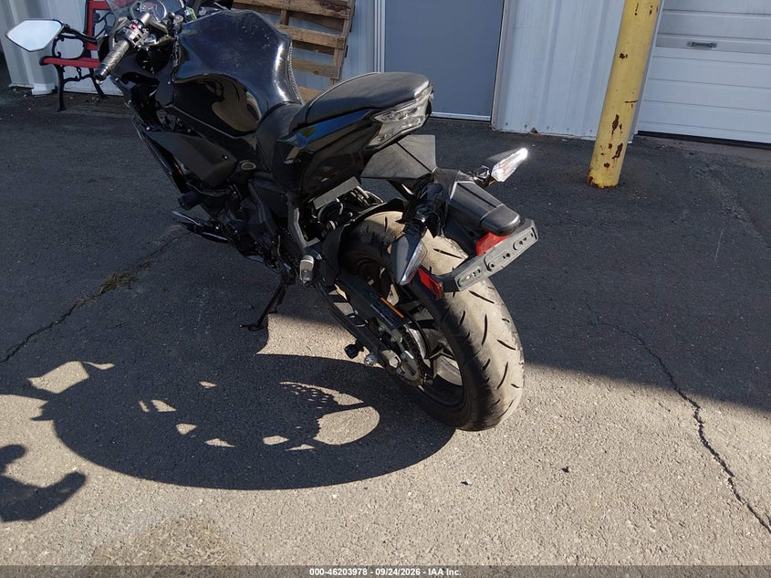 KAWASAKI EX650 2019