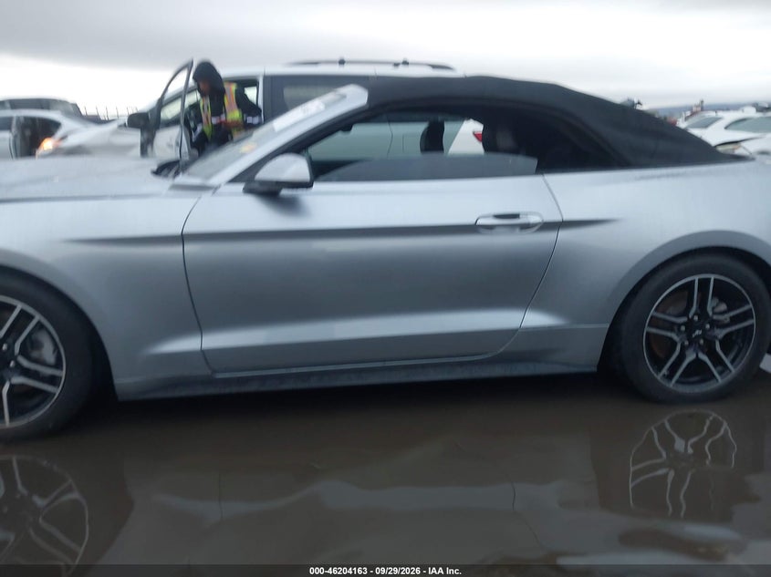 FORD MUSTANG - zdjęcie 14