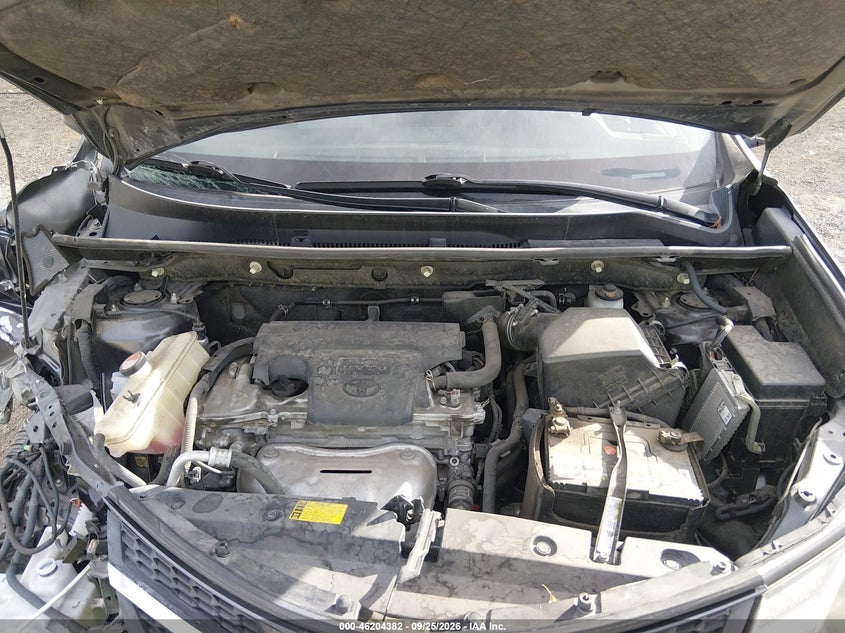 2014 TOYOTA RAV4 LE · Photo 10