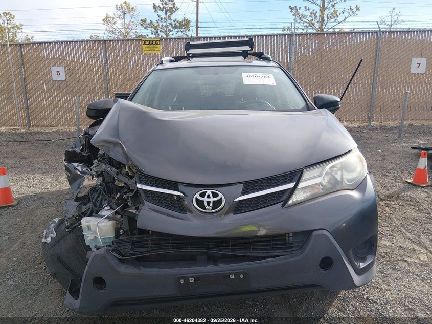 2014 TOYOTA RAV4 LE · Photo 12