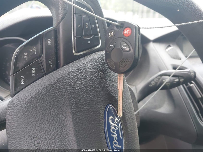 2015 FORD FOCUS SE · Фото 11