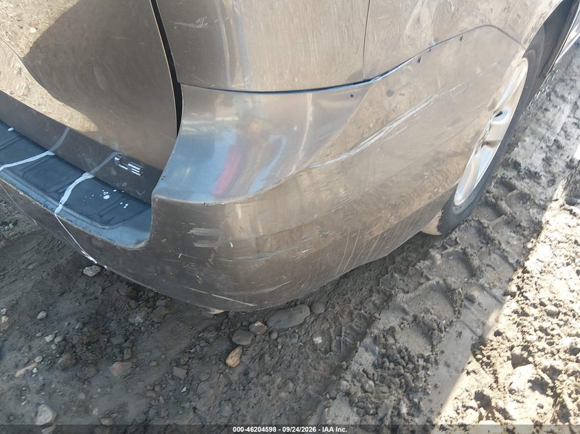 2016 TOYOTA SIENNA LE · Photo 21