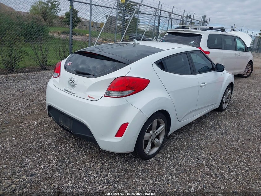 Vin: kmhtc6ad7cu050864, lot: 46704642, hyundai veloster gray int 20124