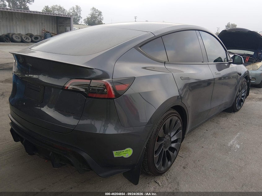 TESLA MODEL Y - zdjęcie 4