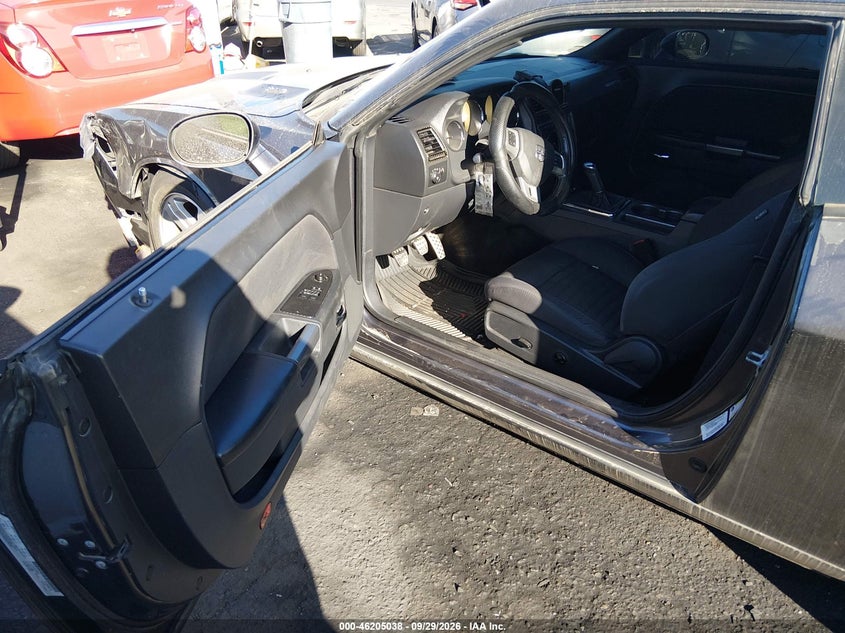 lot image 3