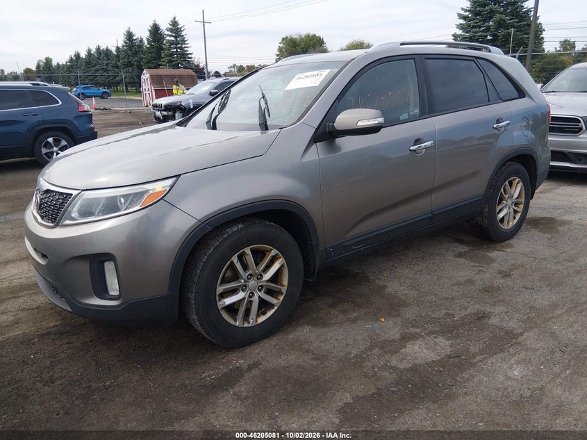 Фото 2 - KIA SORENTO