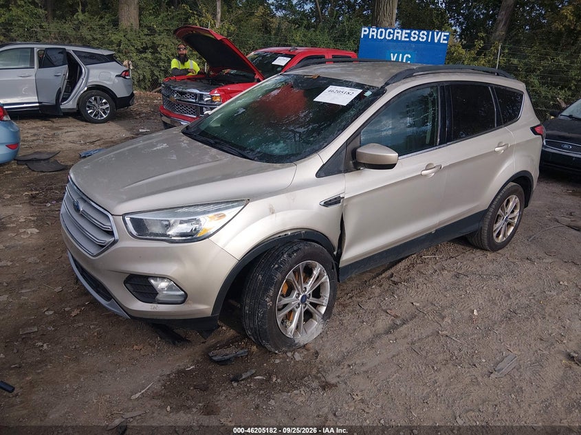 Vin: 1fmcu0gdxjub40315, lot: 46705094, ford escape se 20182