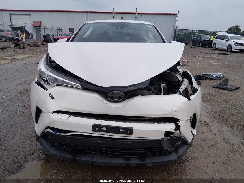 TOYOTA C-HR - zdjęcie 13