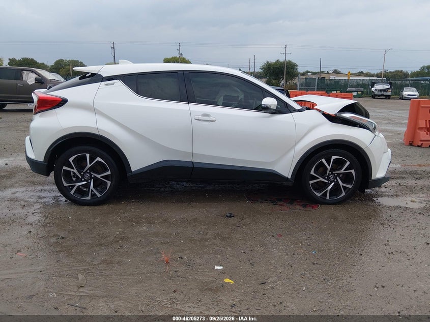 TOYOTA C-HR - zdjęcie 14