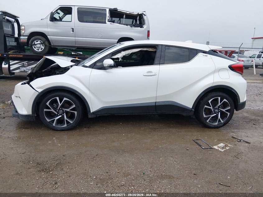 TOYOTA C-HR - zdjęcie 15