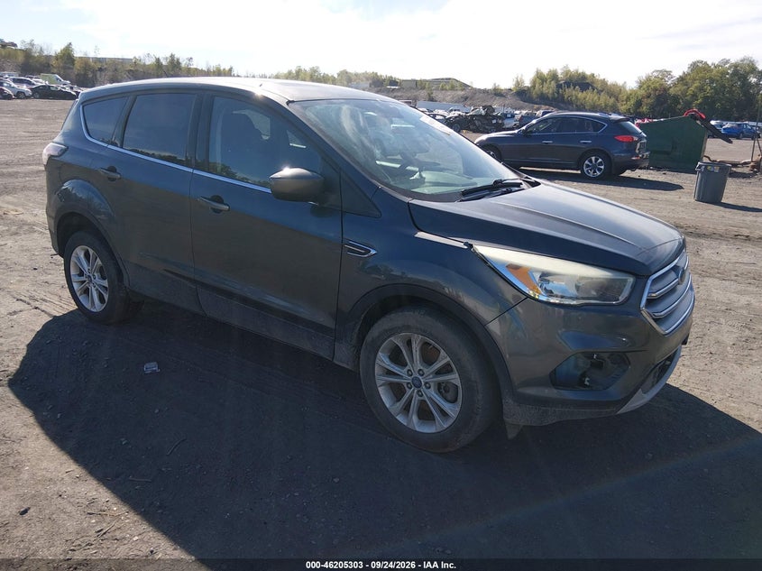 Vin: 1fmcu9g98hub04214, lot: 46705215, ford escape se 2017 img_1