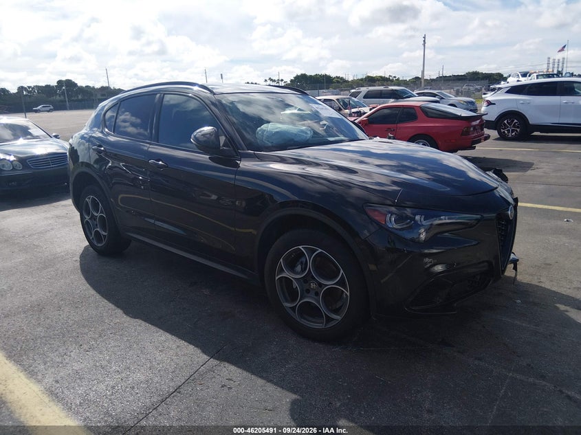 Vin: zaspakan4s7d95724, lot: 46705403, alfa romeo stelvio sprint awd 2025 img_1