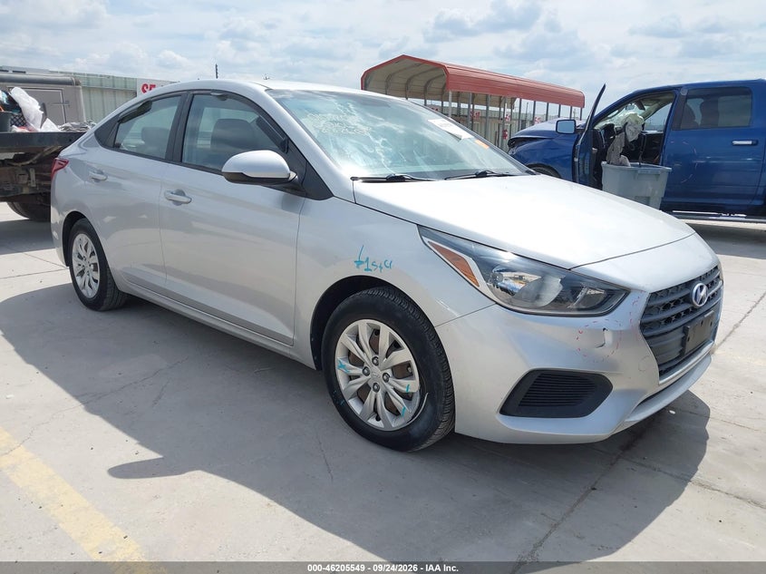 Vin: 3kpc24a33je033106, lot: 46705461, hyundai accent se 2018 img_1
