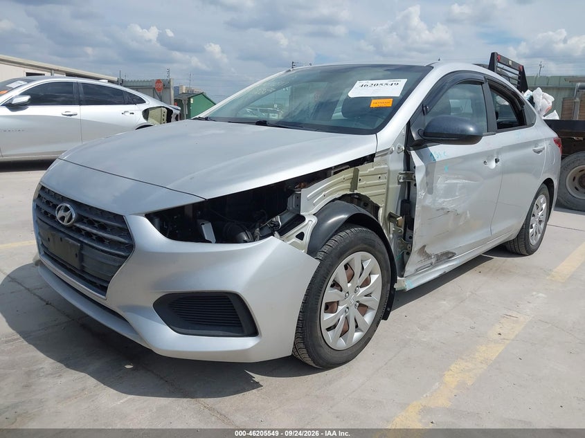 Vin: 3kpc24a33je033106, lot: 46705461, hyundai accent se 20182