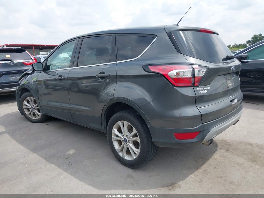 Vin: 1fmcu0gd7hud10642, lot: 46705597, ford escape se 20173