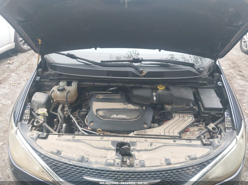 Photo 10 - CHRYSLER PACIFICA