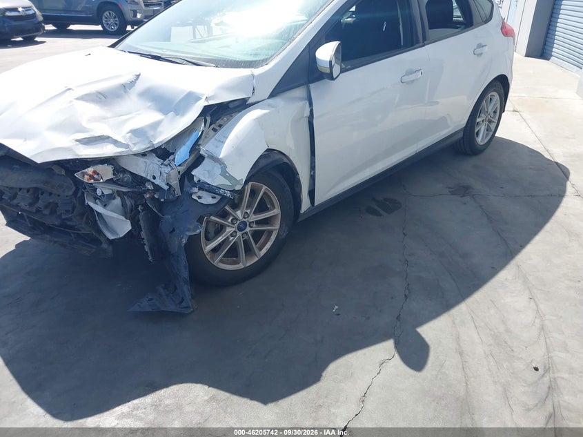 Vin: 1fadp3k26gl318880, lot: 46705654, ford focus se 20162