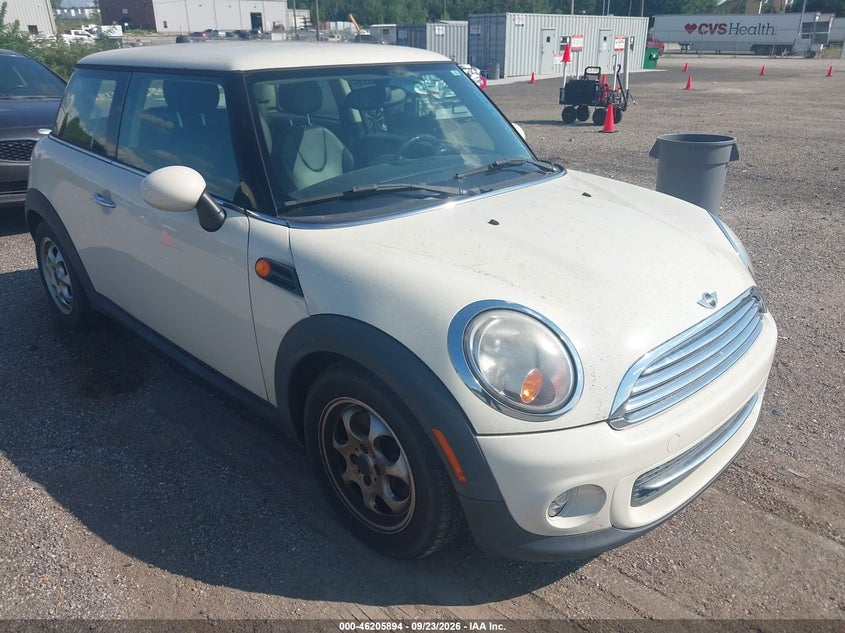 Vin: wmwsu3c54dt370374, lot: 46705806, mini hardtop cooper 2013 img_1