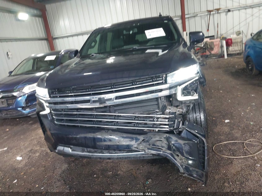 CHEVROLET SUBURBAN - zdjęcie 13