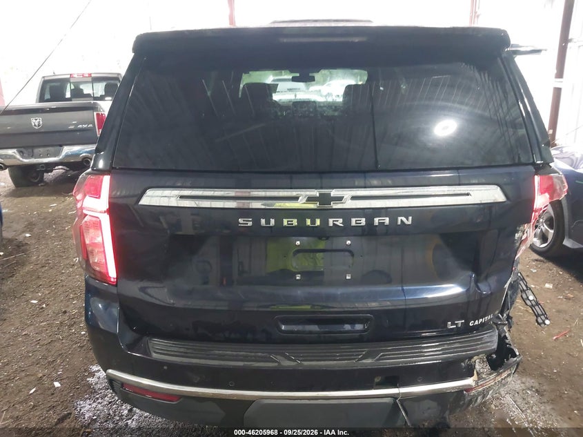 CHEVROLET SUBURBAN - zdjęcie 17