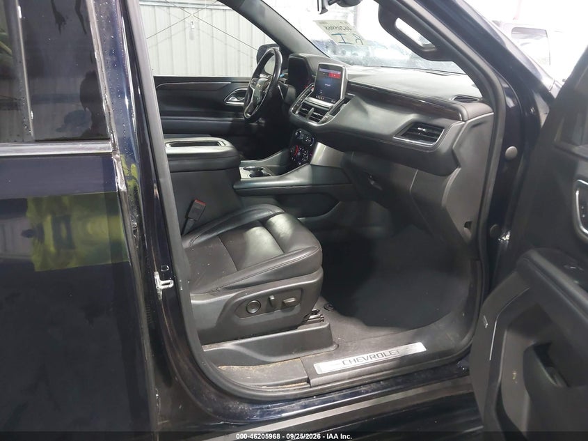 CHEVROLET SUBURBAN - zdjęcie 5