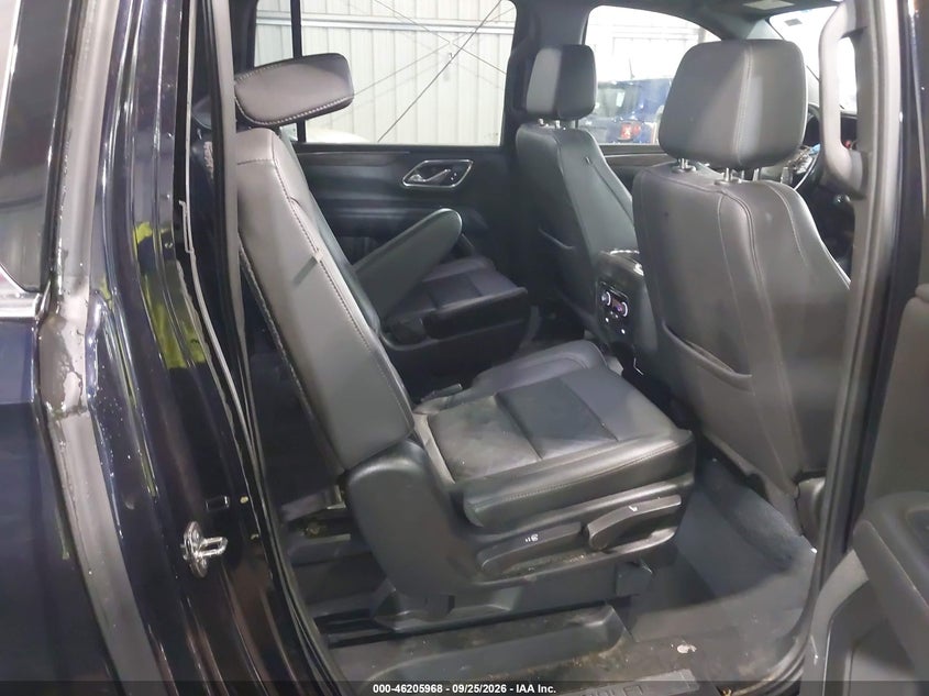 CHEVROLET SUBURBAN - zdjęcie 8