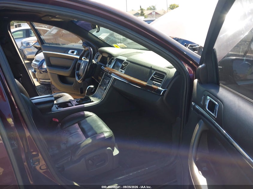 2011 LINCOLN MKS auction photo 5