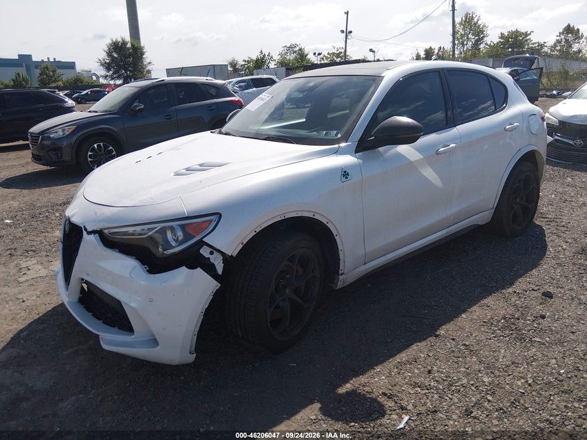 Vin: zasfakev1j7c21257, lot: 46705958, alfa romeo stelvio quadrifoglio awd 20182