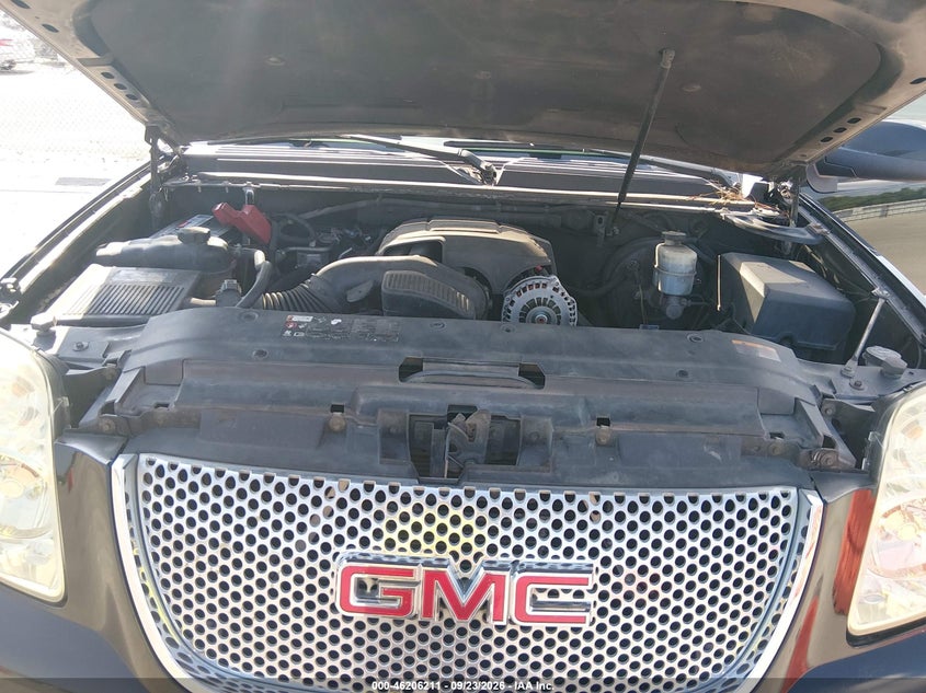 2011 GMC YUKON DENALI · Фото 10